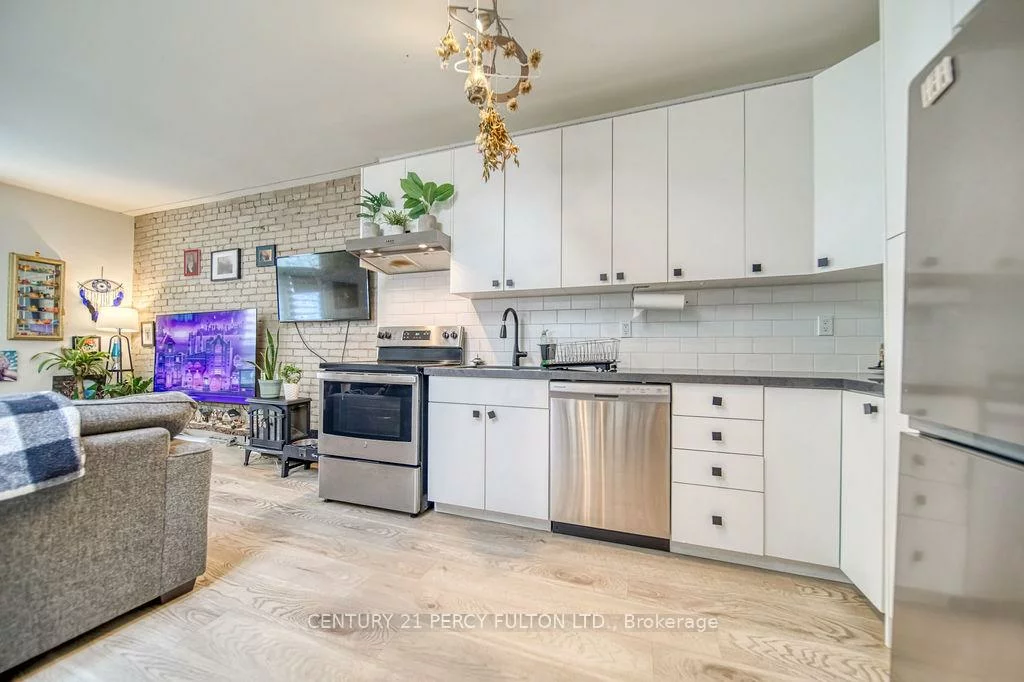 1606, Queen, South Parkdale, Toronto