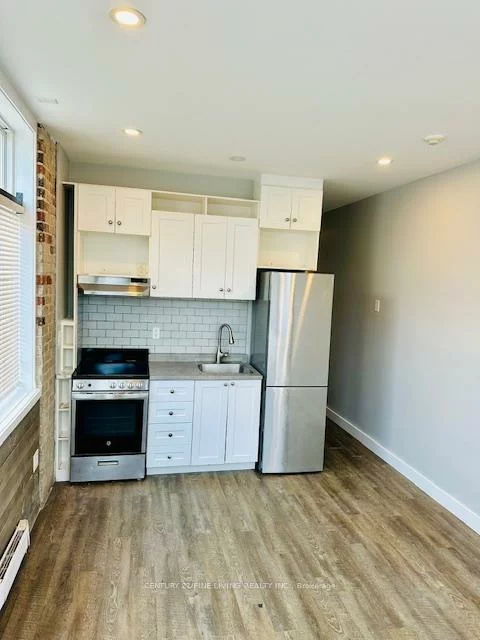 2029-2031, Eglinton, Caledonia-Fairbank, Toronto