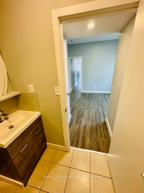 2029-2031, Eglinton, Caledonia-Fairbank, Toronto