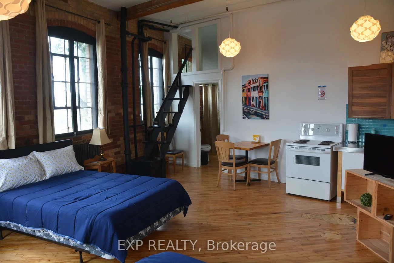 2480, Dundas, High Park North, Toronto