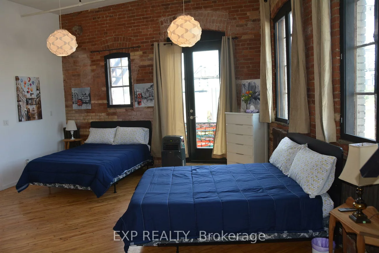 2480, Dundas, High Park North, Toronto