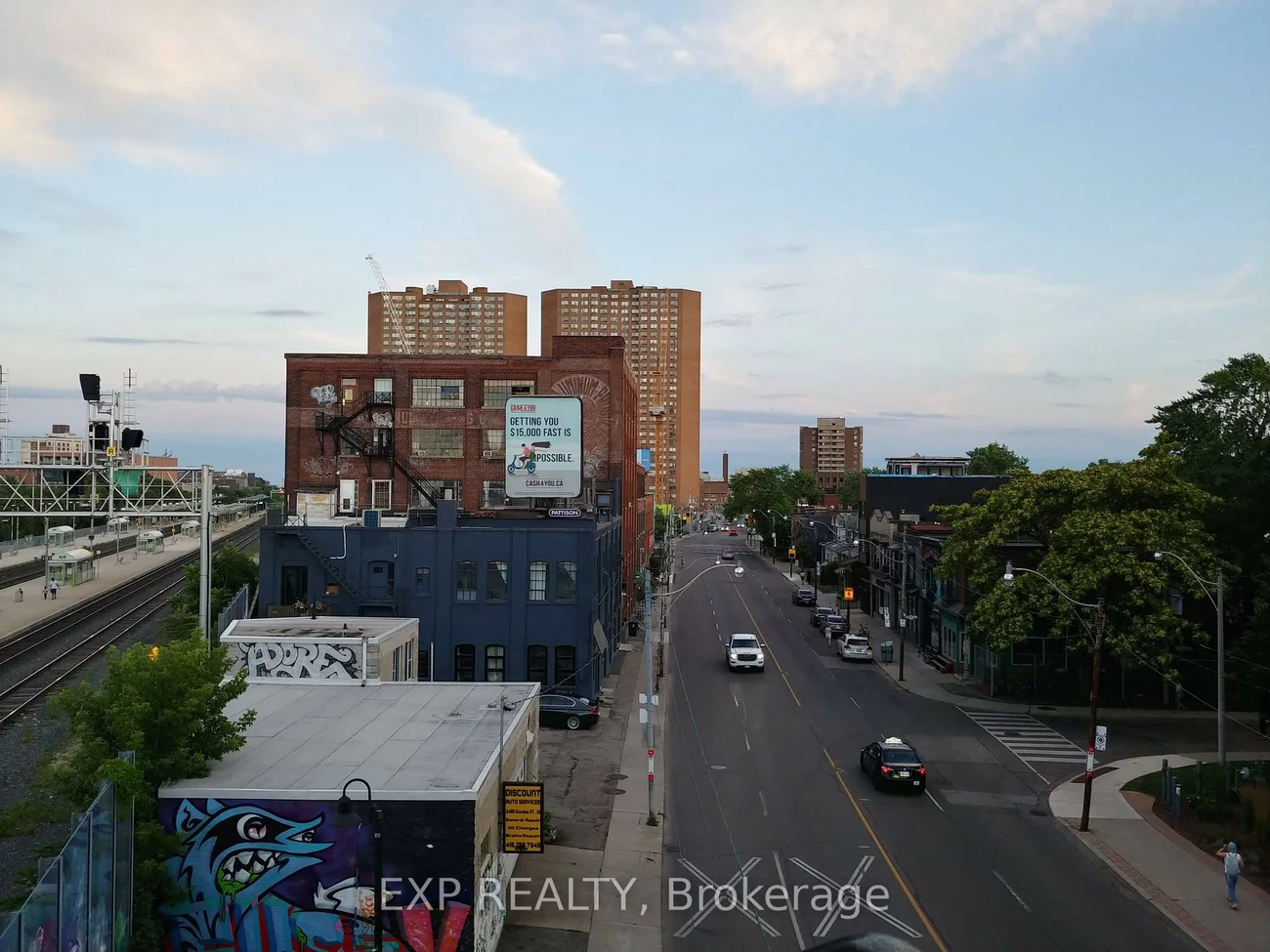 2480, Dundas, High Park North, Toronto