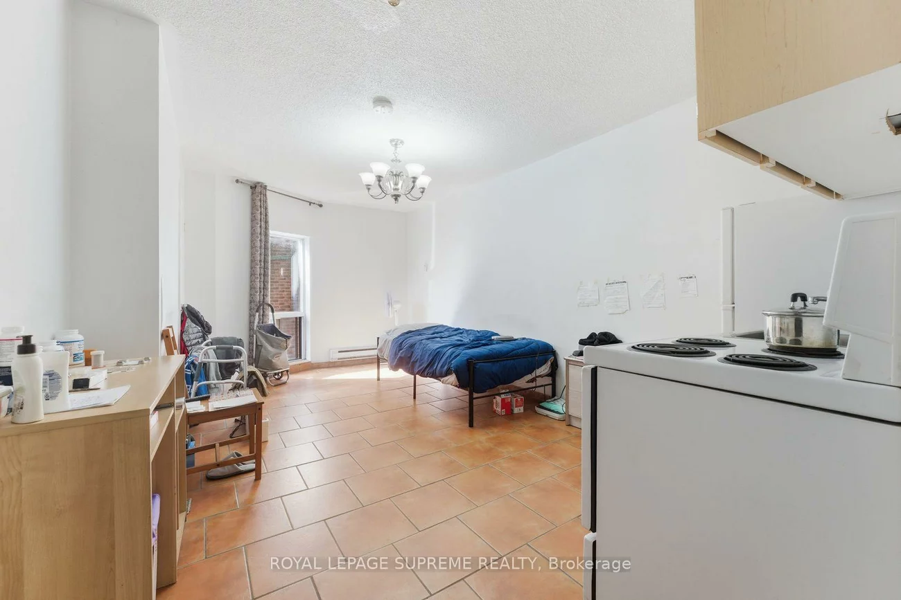 20, Maynard, South Parkdale, Toronto