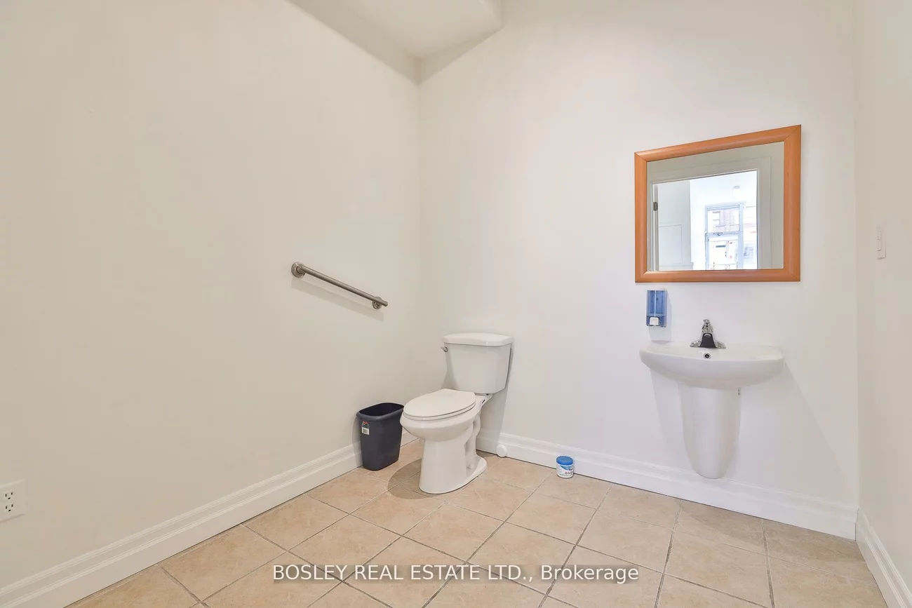 1674, St Clair, Weston-Pellam Park, Toronto