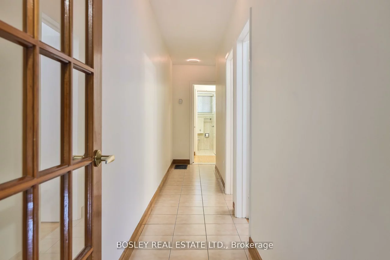 1674, St Clair, Weston-Pellam Park, Toronto