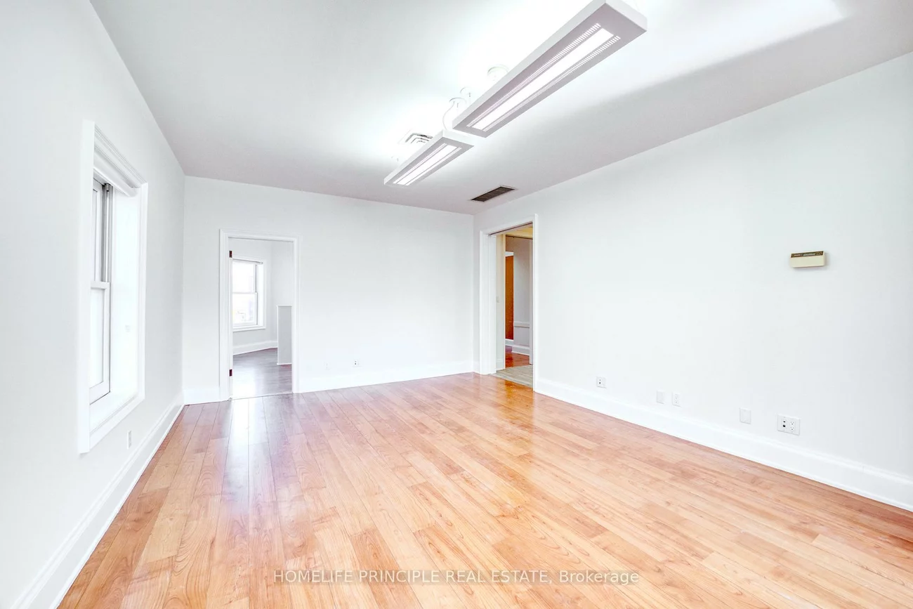 995, Dupont, Dovercourt-Wallace Emerson-Junction, Toronto