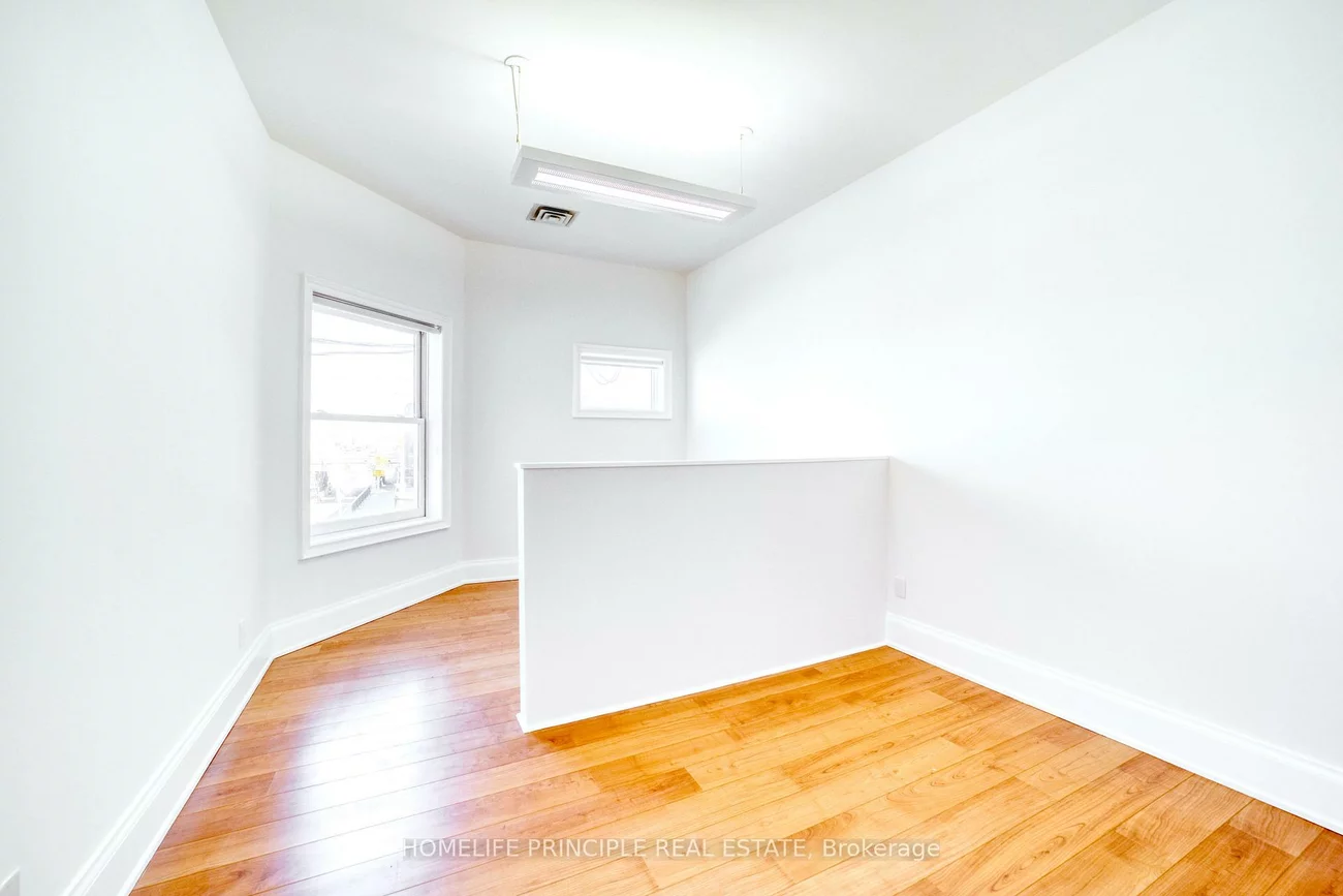 995, Dupont, Dovercourt-Wallace Emerson-Junction, Toronto
