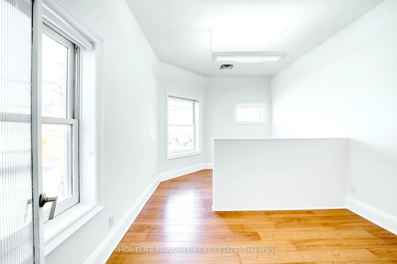 995, Dupont, Dovercourt-Wallace Emerson-Junction, Toronto