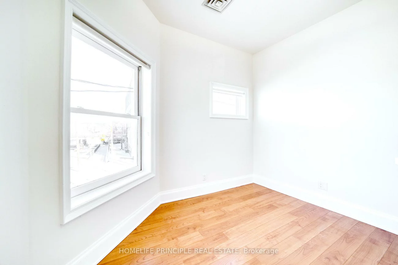 995, Dupont, Dovercourt-Wallace Emerson-Junction, Toronto