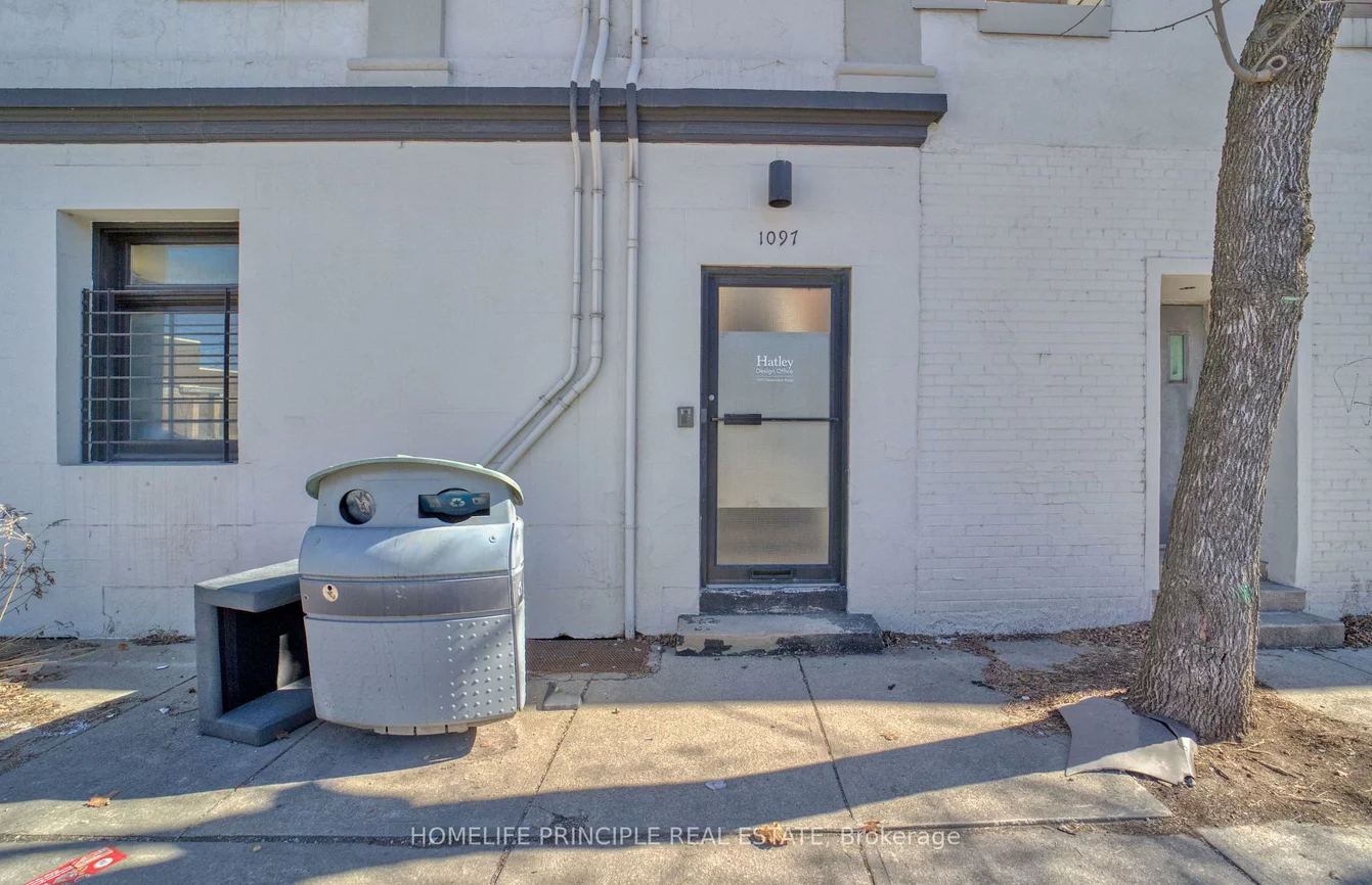 995, Dupont, Dovercourt-Wallace Emerson-Junction, Toronto