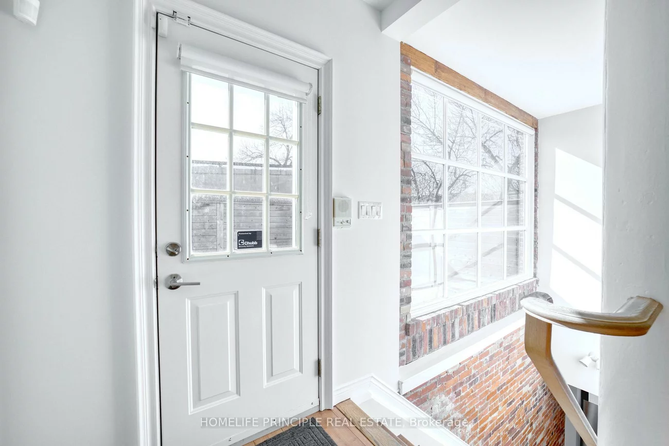 995, Dupont, Dovercourt-Wallace Emerson-Junction, Toronto