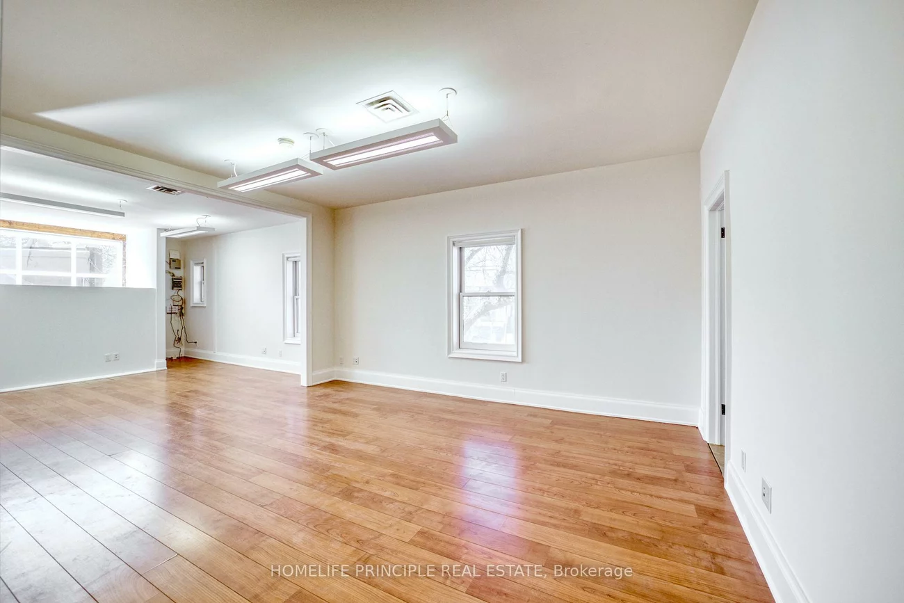 995, Dupont, Dovercourt-Wallace Emerson-Junction, Toronto