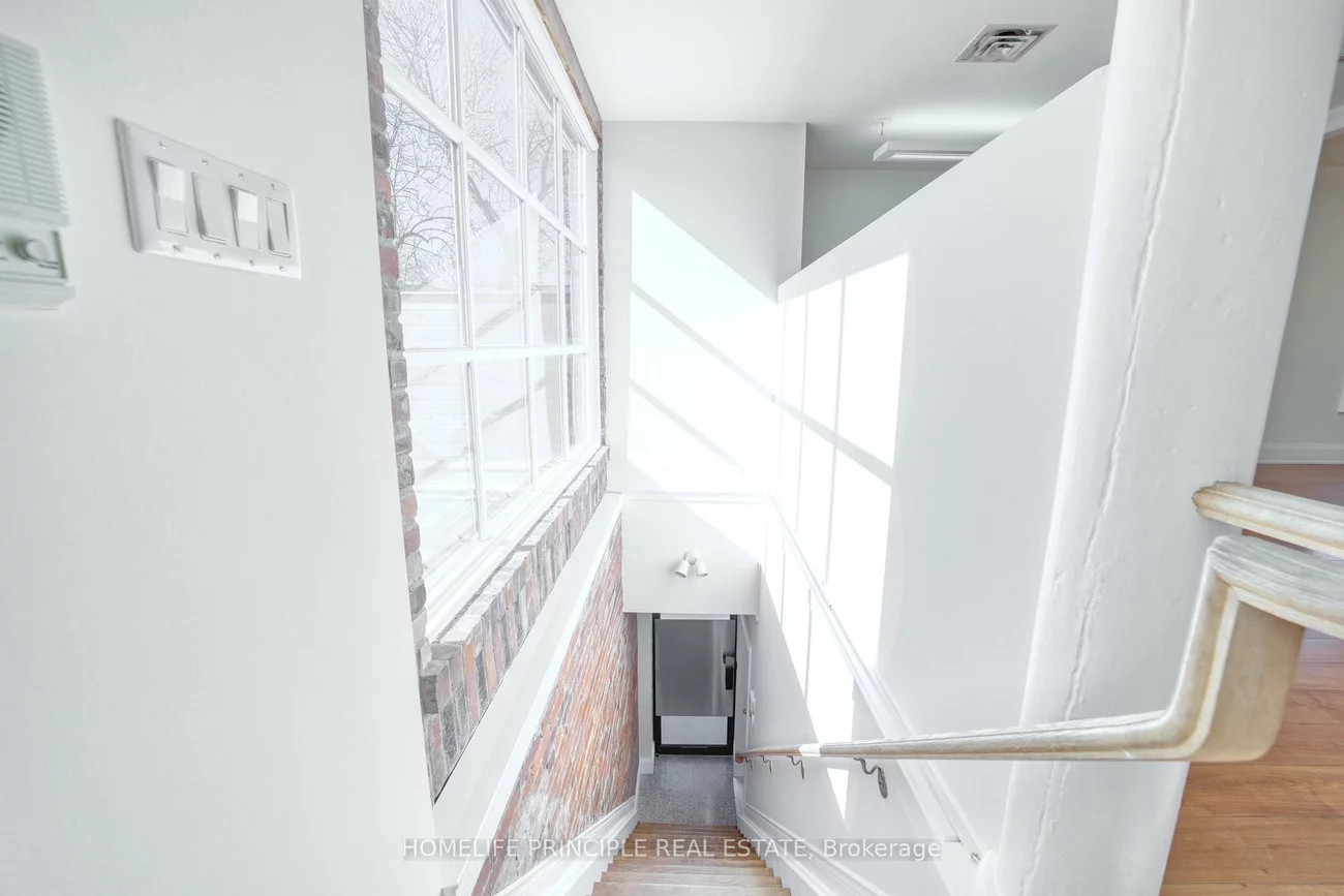 995, Dupont, Dovercourt-Wallace Emerson-Junction, Toronto