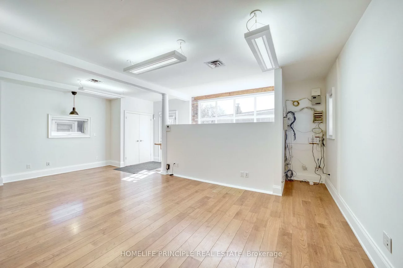 995, Dupont, Dovercourt-Wallace Emerson-Junction, Toronto