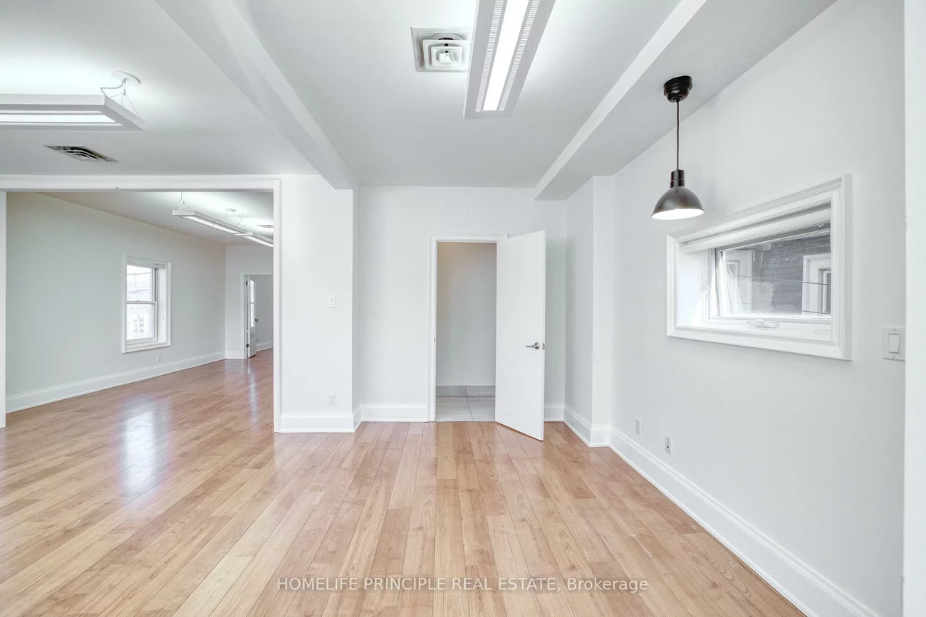 995, Dupont, Dovercourt-Wallace Emerson-Junction, Toronto