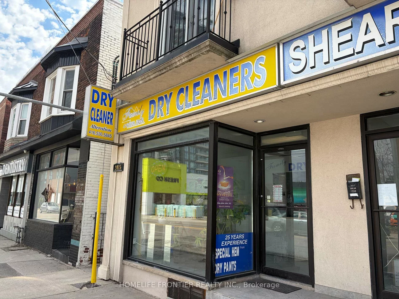 2415, Dundas, High Park North, Toronto