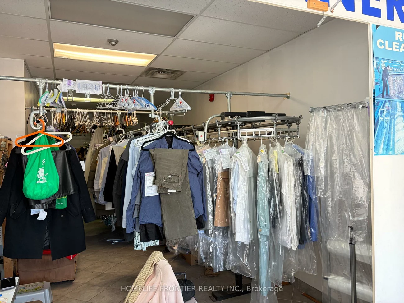 2415, Dundas, High Park North, Toronto