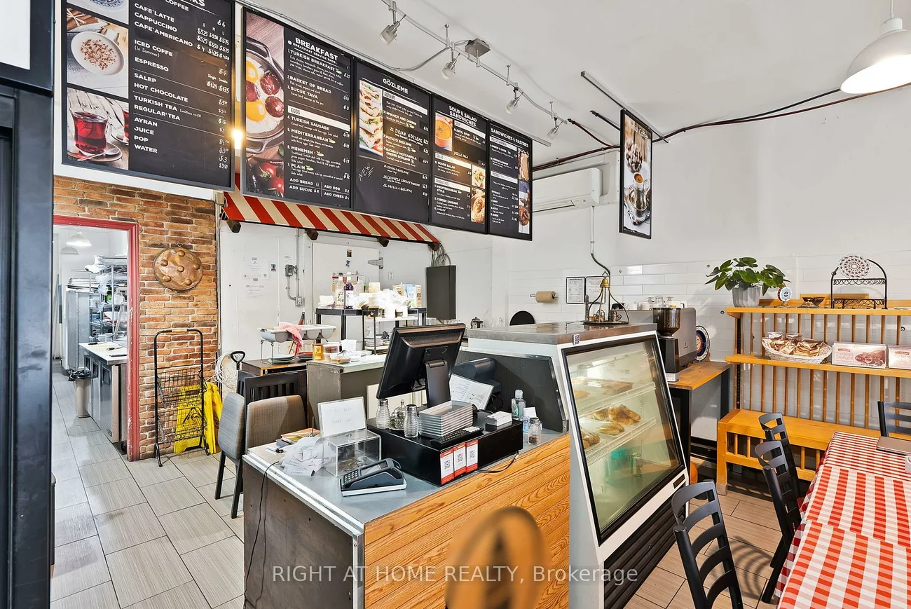 5122, Dundas, Islington-City Centre West, Toronto