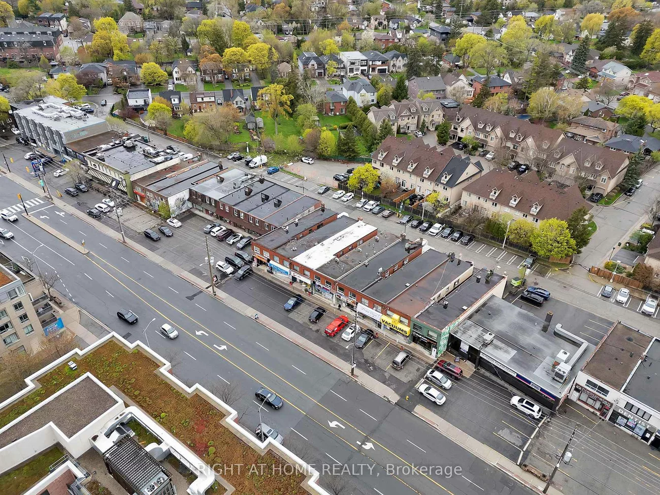 5122, Dundas, Islington-City Centre West, Toronto