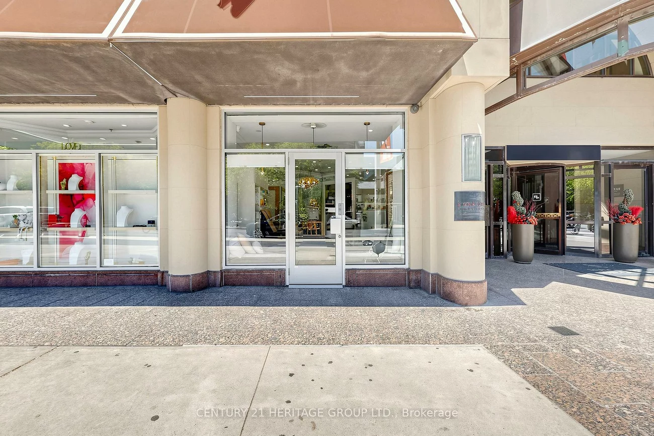 220, Bloor, Annex, Toronto