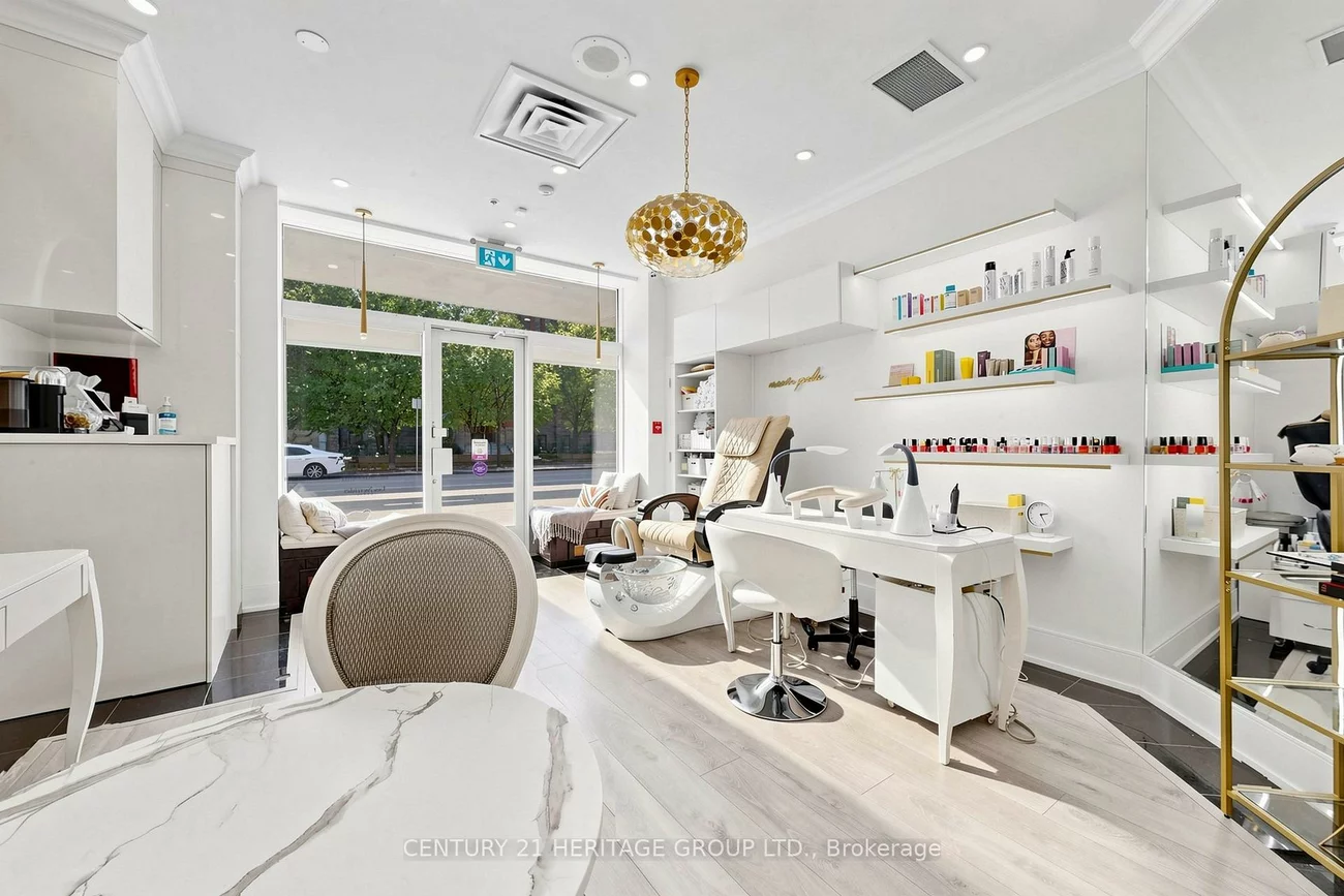 220, Bloor, Annex, Toronto