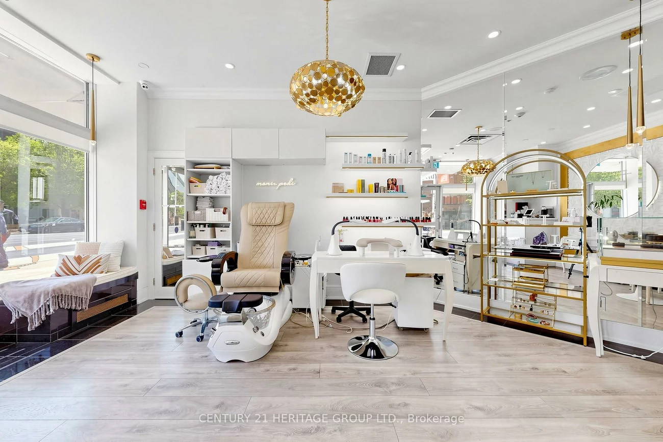 220, Bloor, Annex, Toronto