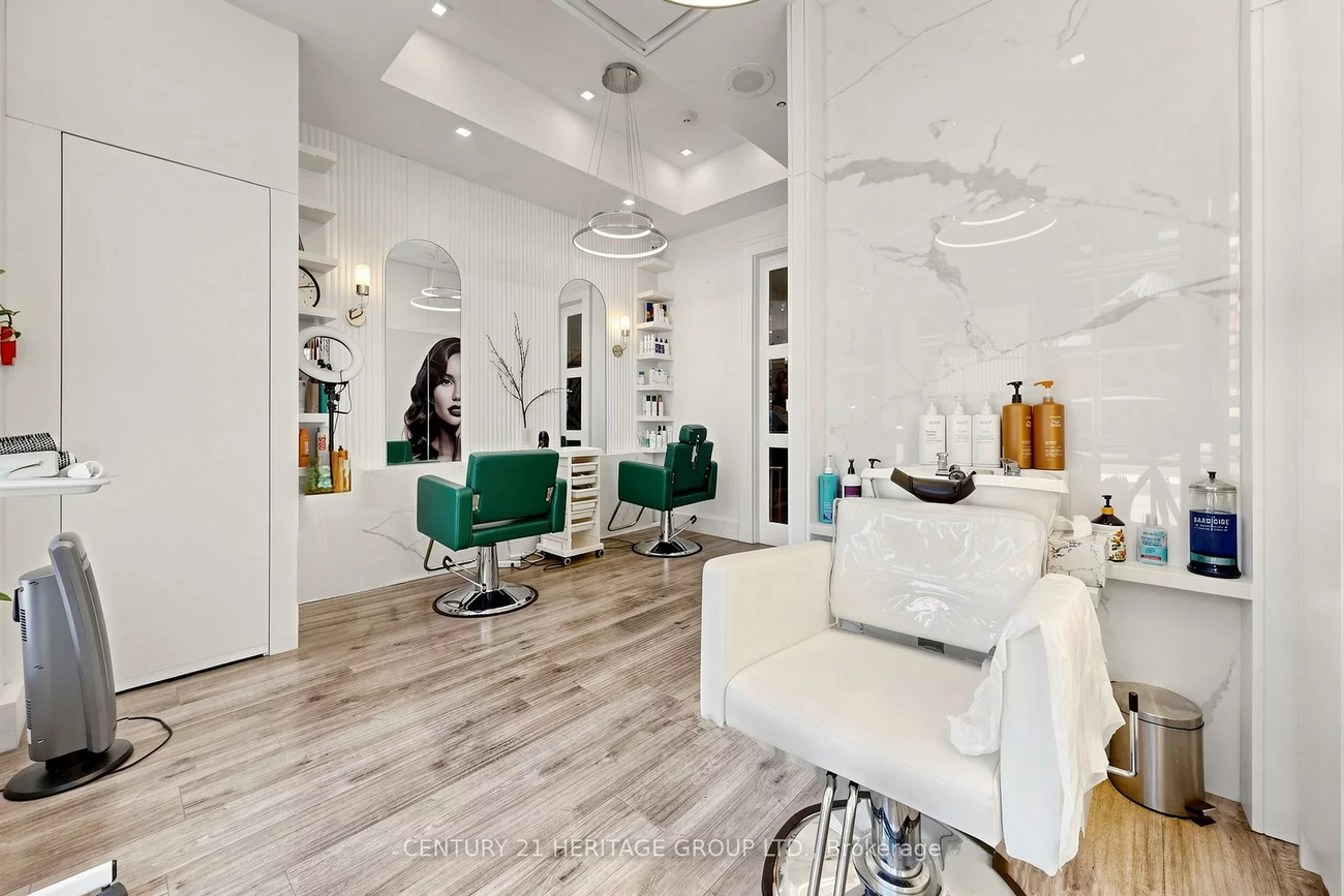220, Bloor, Annex, Toronto