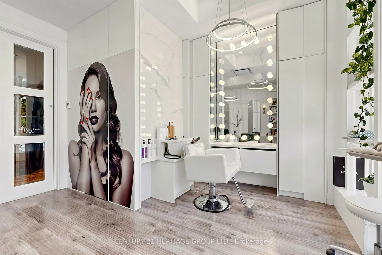 220, Bloor, Annex, Toronto
