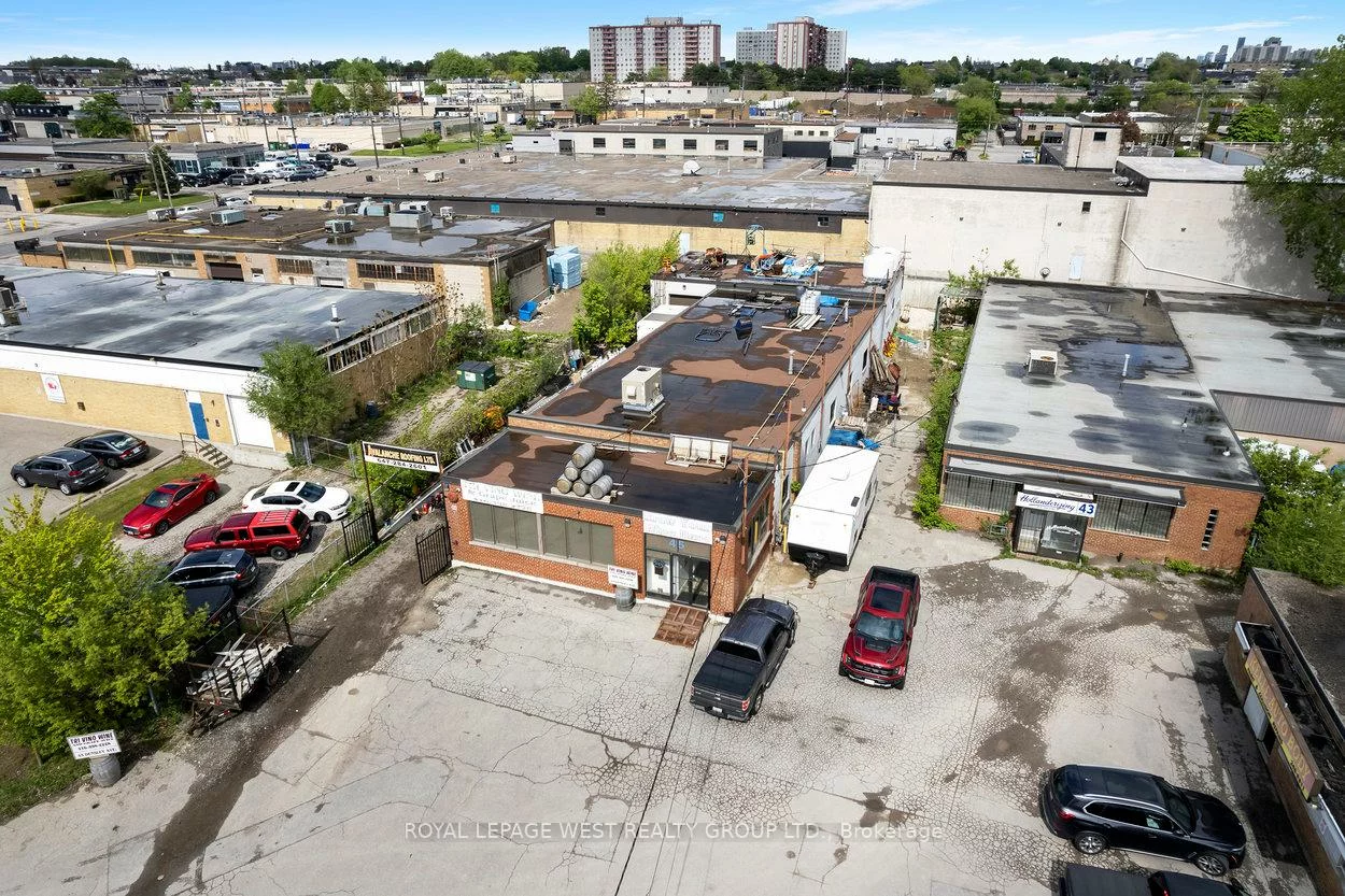 45, Densley, Brookhaven-Amesbury, Toronto
