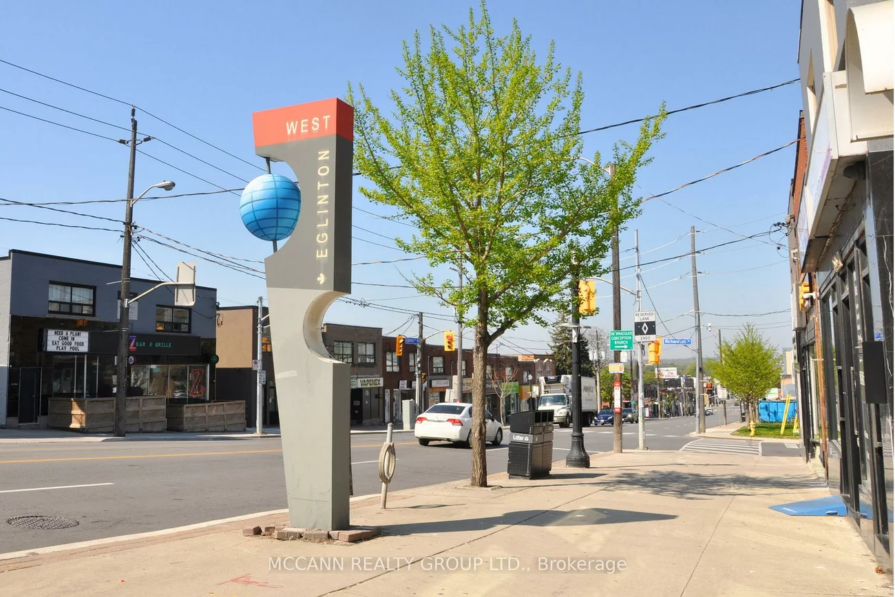 2544, Eglinton, Beechborough-Greenbrook, Toronto
