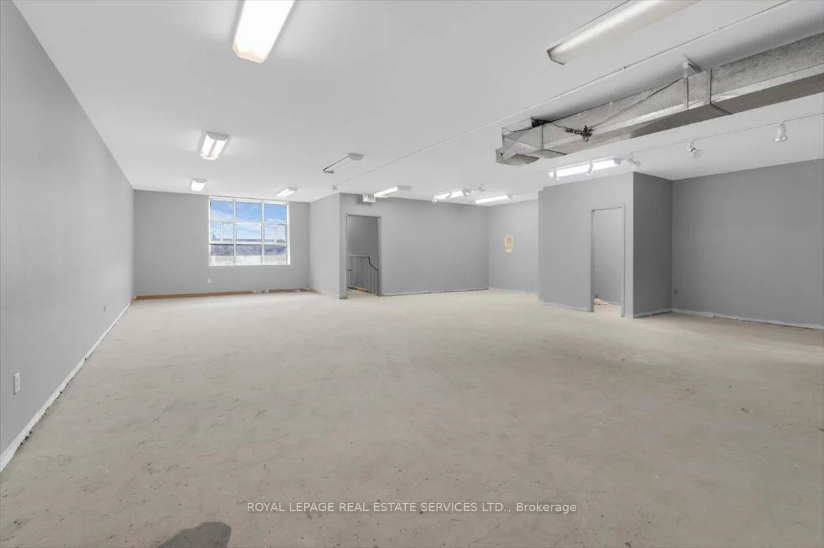 2547A, Eglinton, Keelesdale-Eglinton West, Toronto