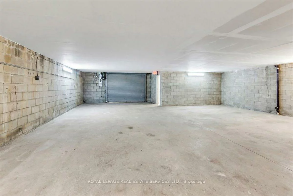 2547A, Eglinton, Keelesdale-Eglinton West, Toronto