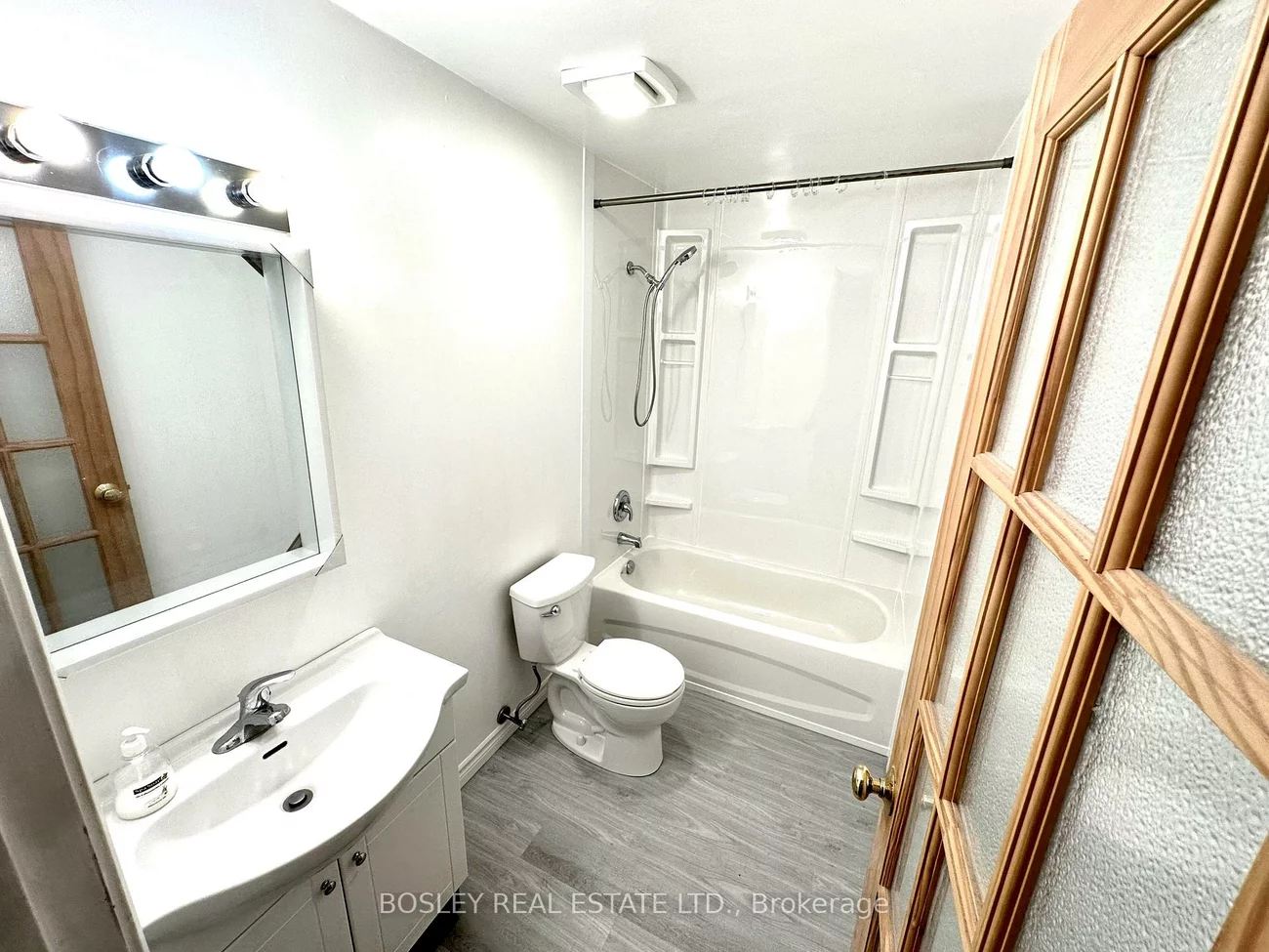 2963, Dundas, Junction Area, Toronto