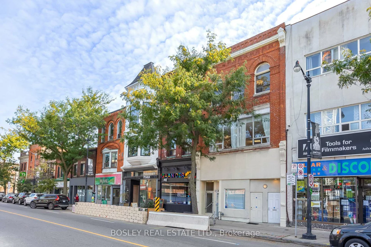 2963, Dundas, Junction Area, Toronto
