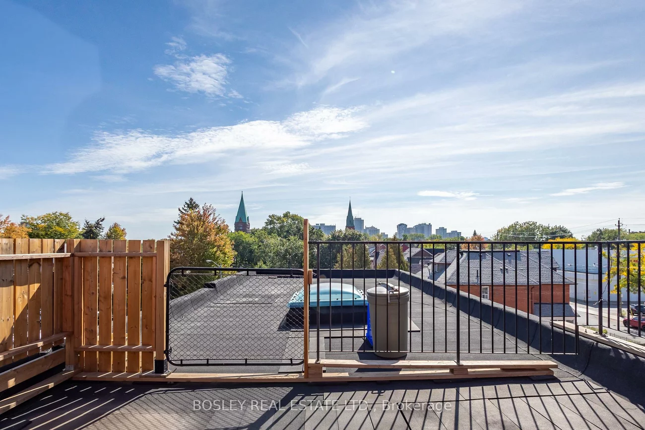 2963, Dundas, Junction Area, Toronto