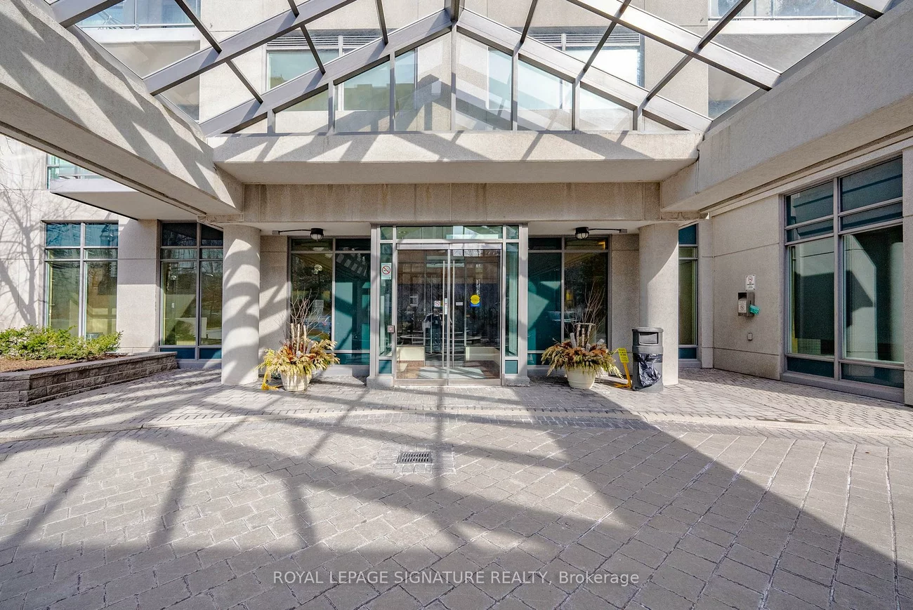1768, St Clair, Weston-Pellam Park, Toronto
