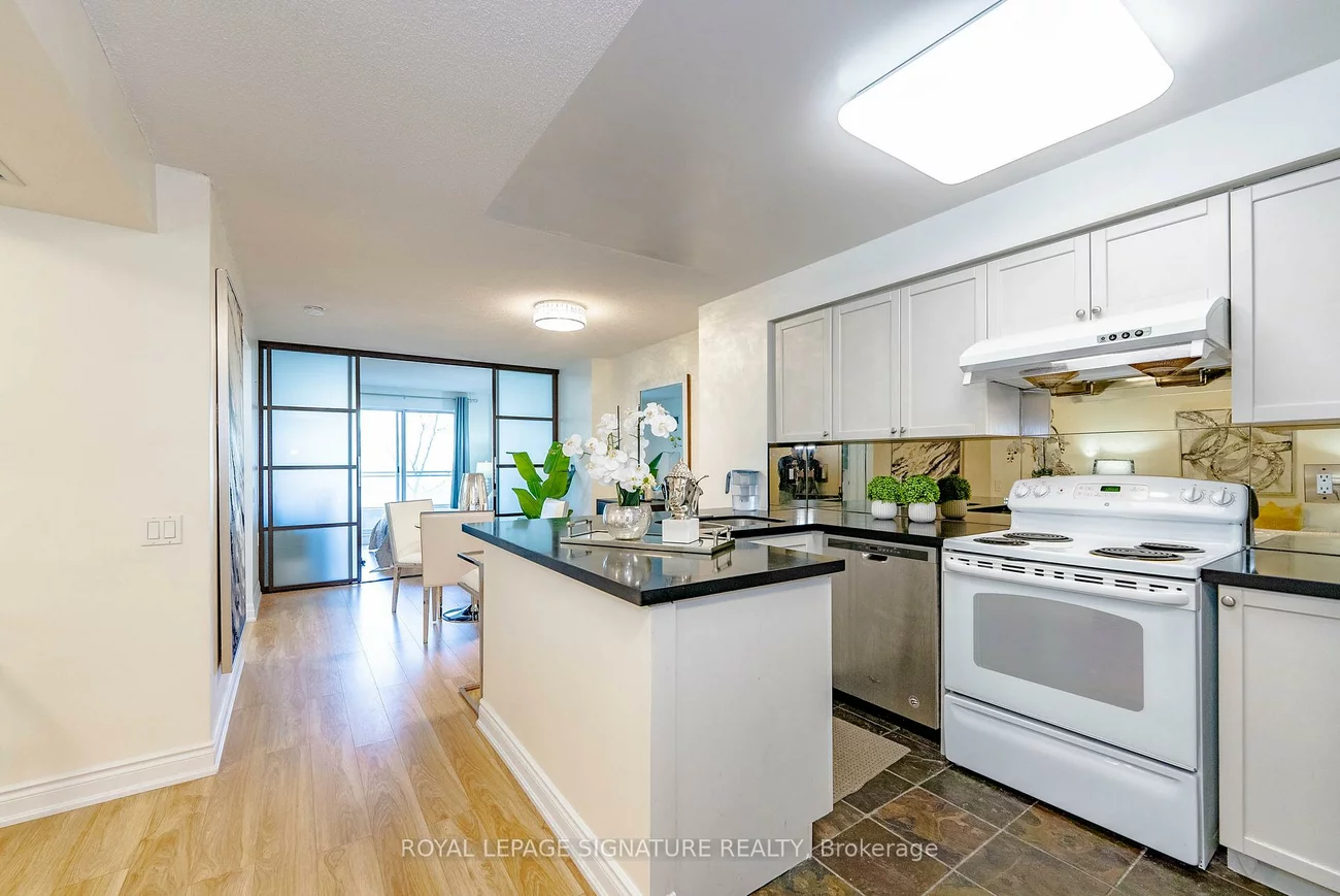 1768, St Clair, Weston-Pellam Park, Toronto