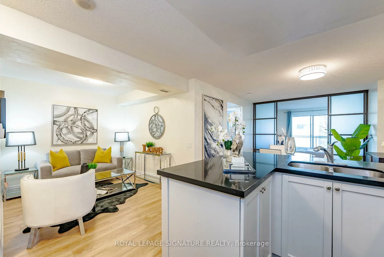 1768, St Clair, Weston-Pellam Park, Toronto