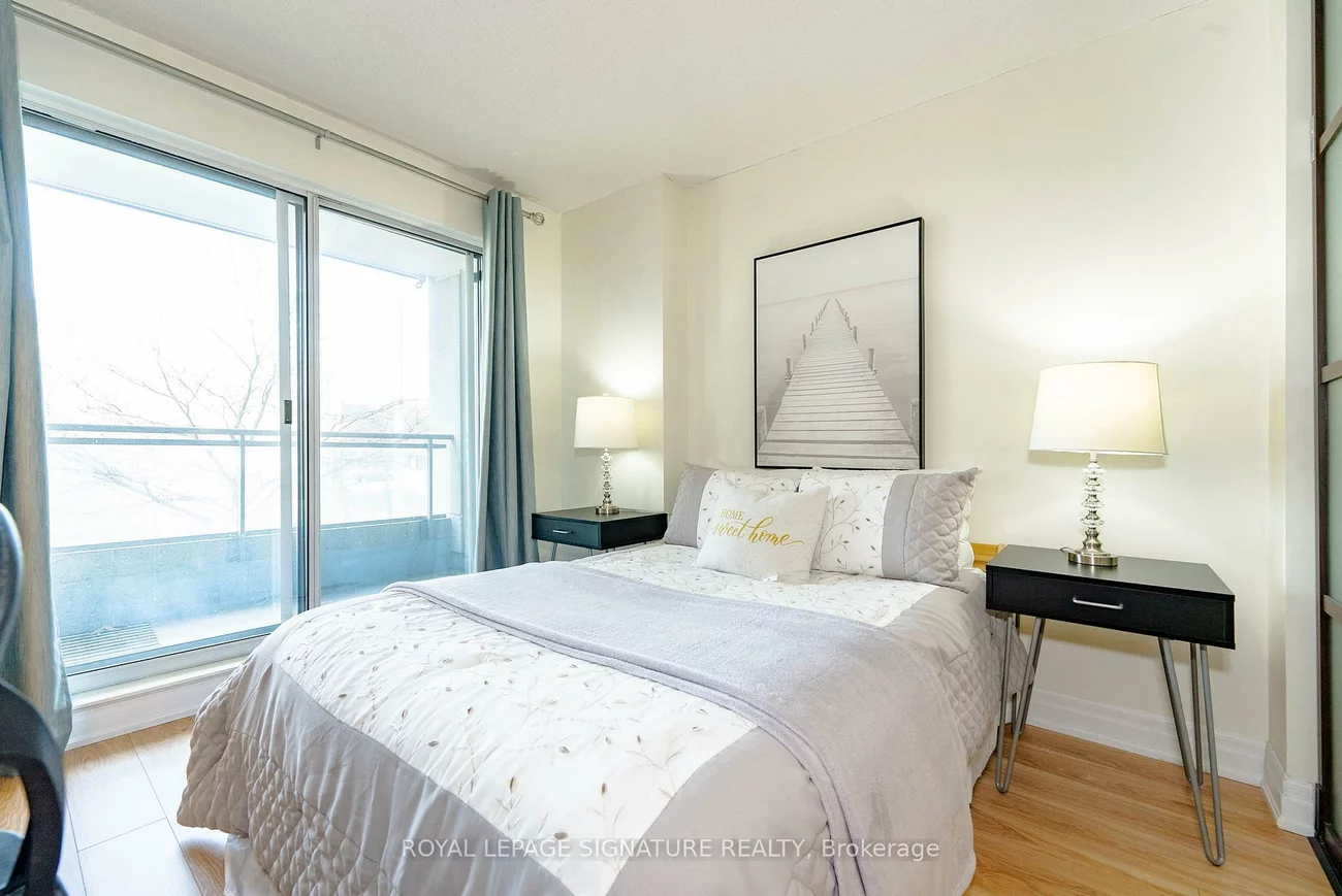 1768, St Clair, Weston-Pellam Park, Toronto