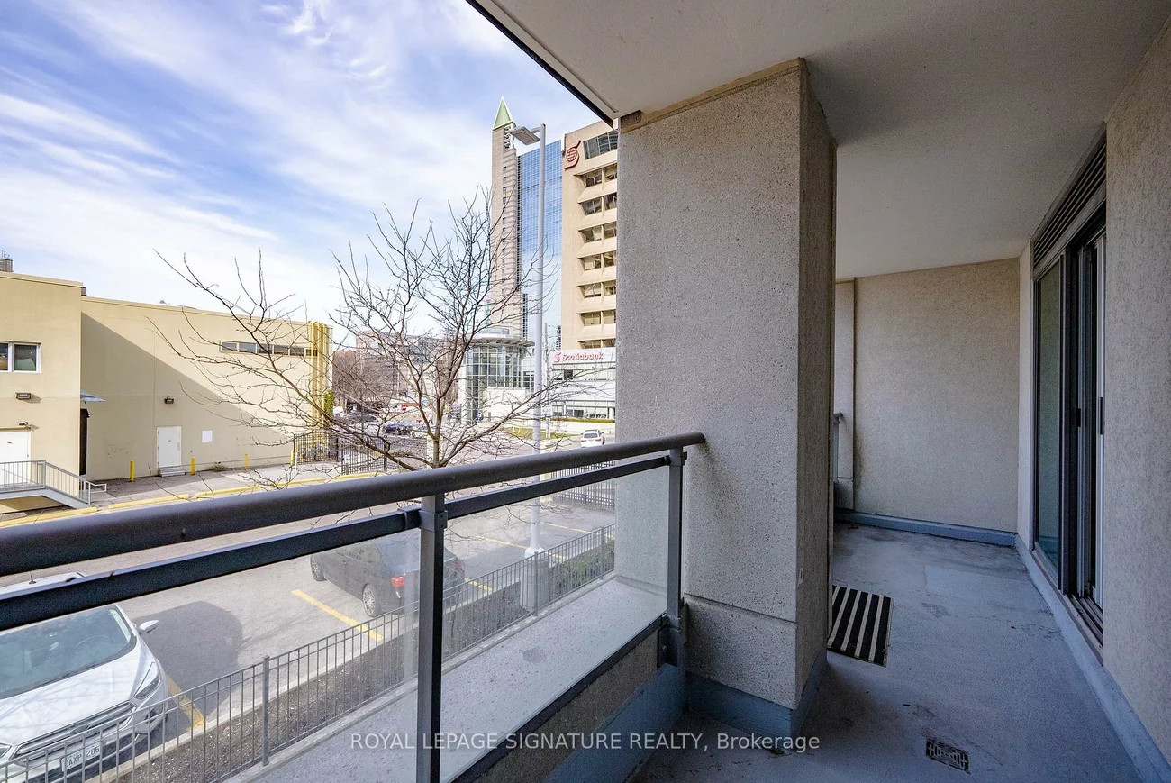 1768, St Clair, Weston-Pellam Park, Toronto