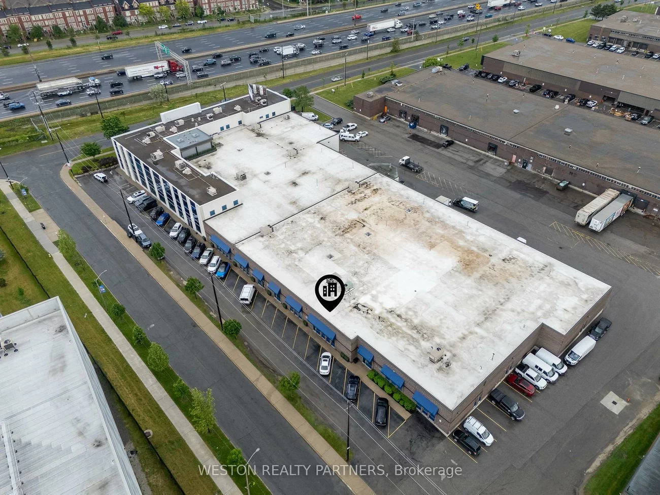 240, Bartor, Downsview-Roding-CFB, Toronto