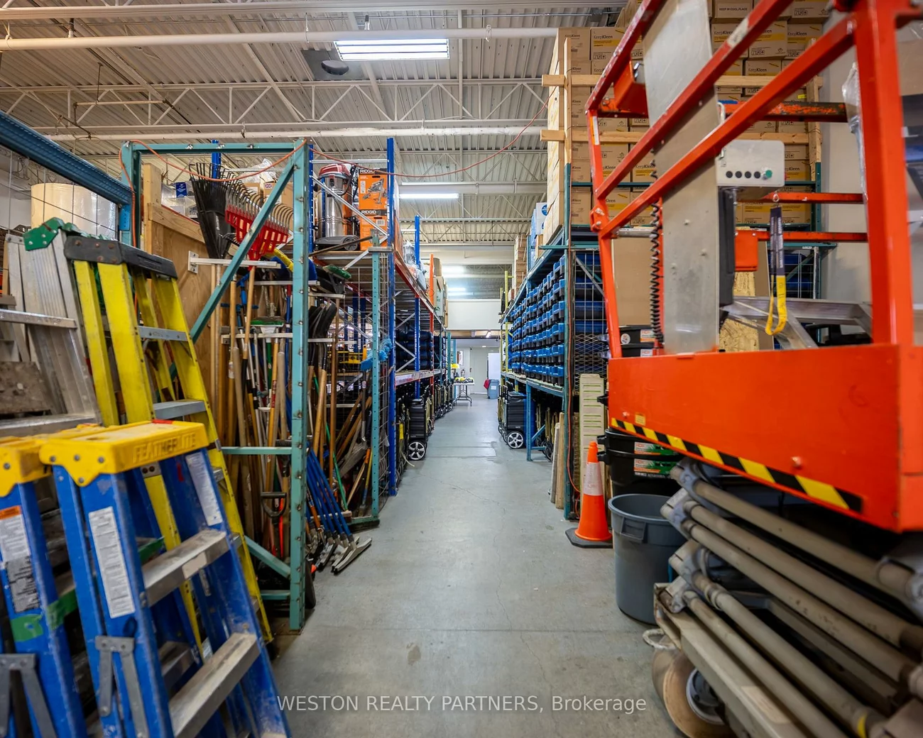 240, Bartor, Downsview-Roding-CFB, Toronto