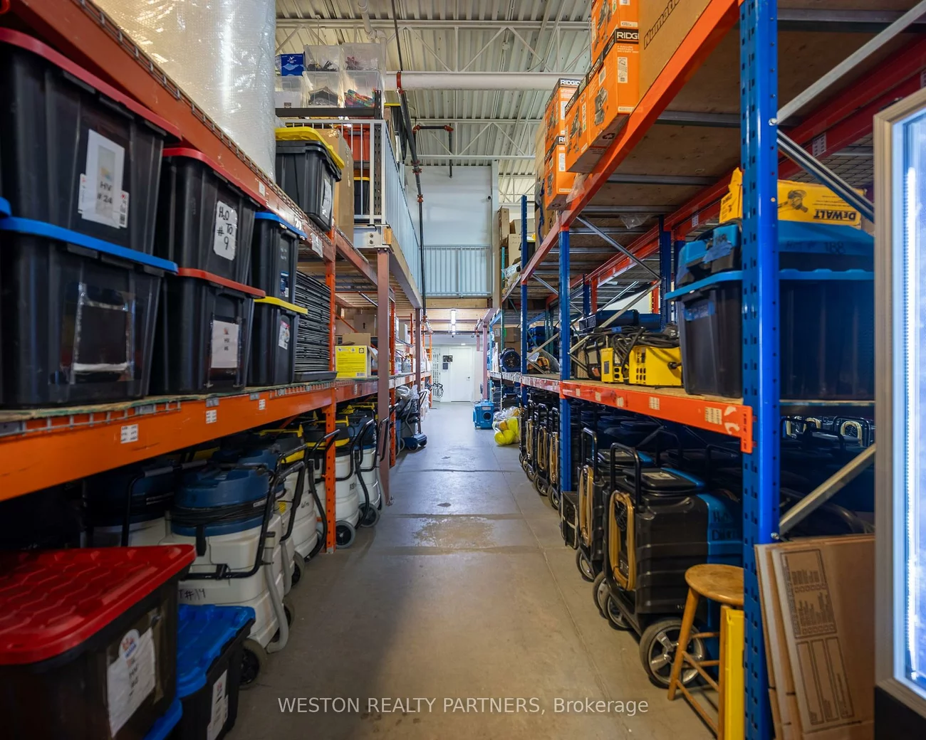 240, Bartor, Downsview-Roding-CFB, Toronto