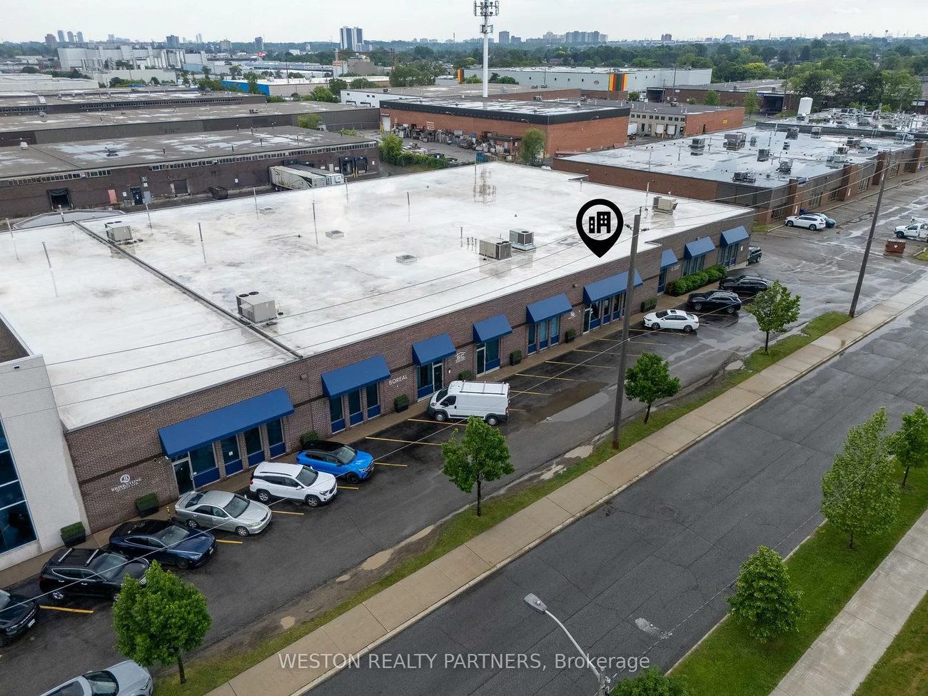 240, Bartor, Downsview-Roding-CFB, Toronto