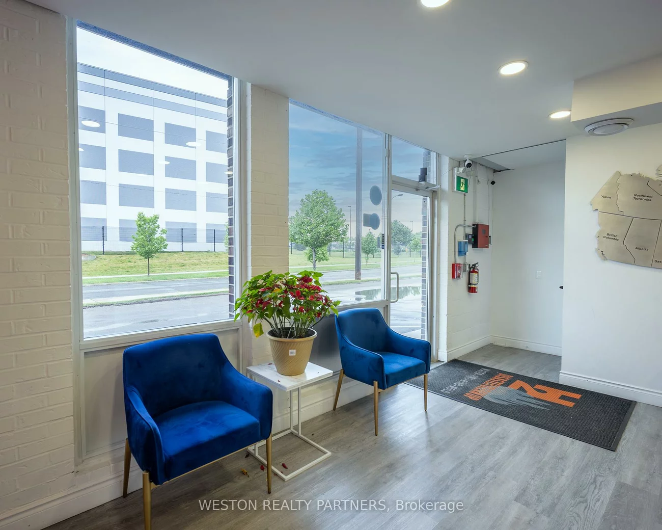 240, Bartor, Downsview-Roding-CFB, Toronto