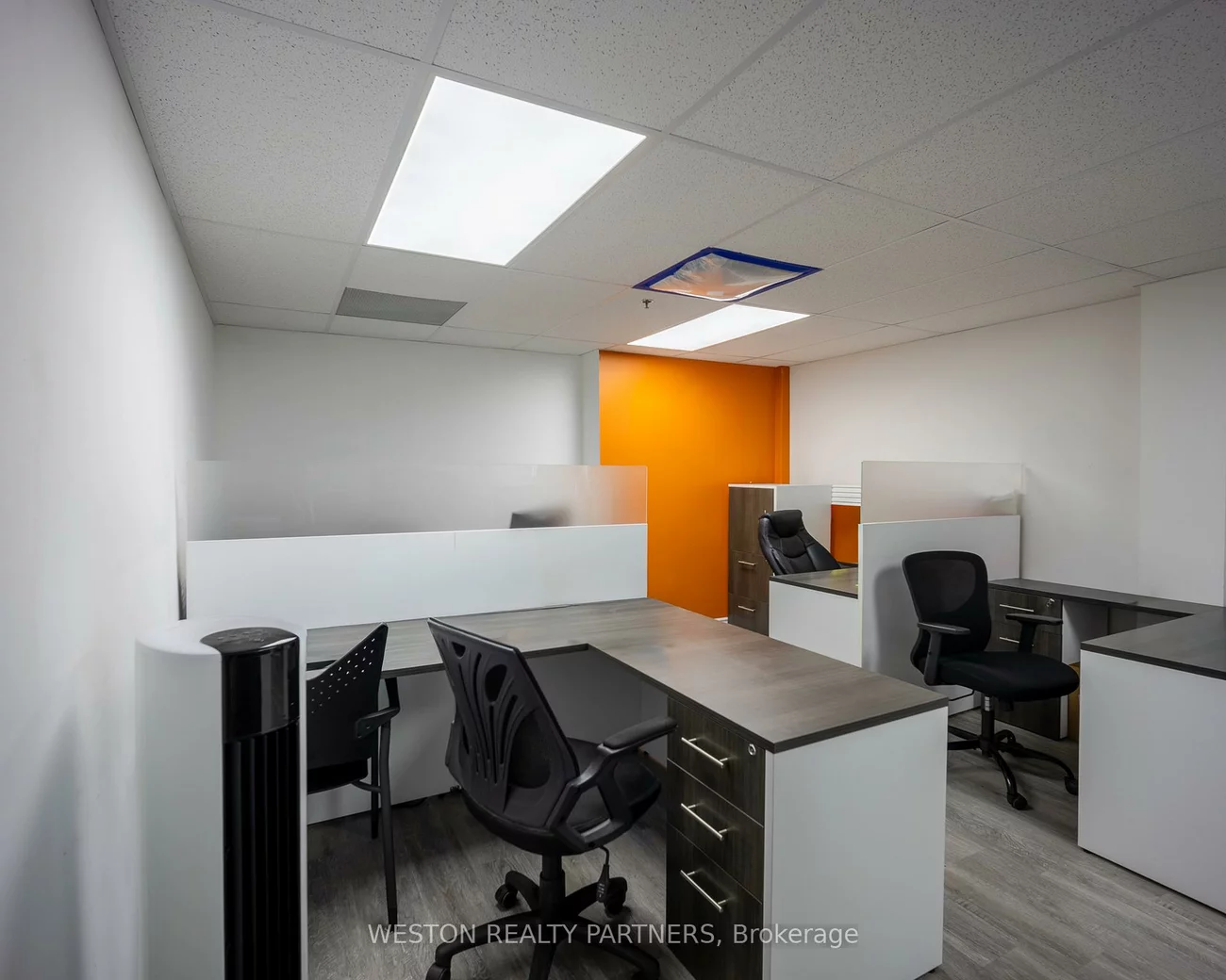 240, Bartor, Downsview-Roding-CFB, Toronto