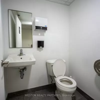 Commercial for sale, 240, Bartor, Downsview-Roding-CFB, Toronto