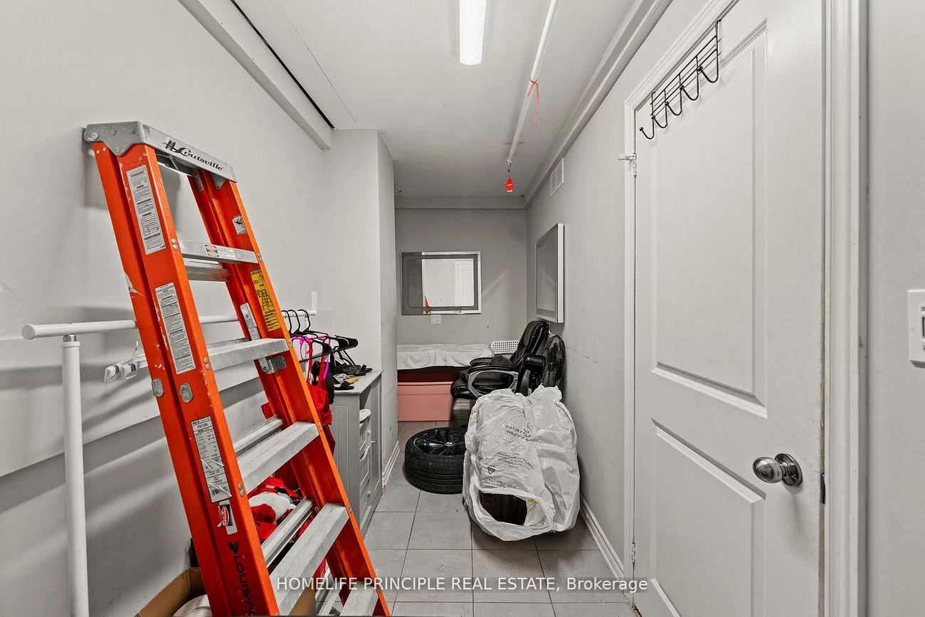 1270, Finch, York University Heights, Toronto