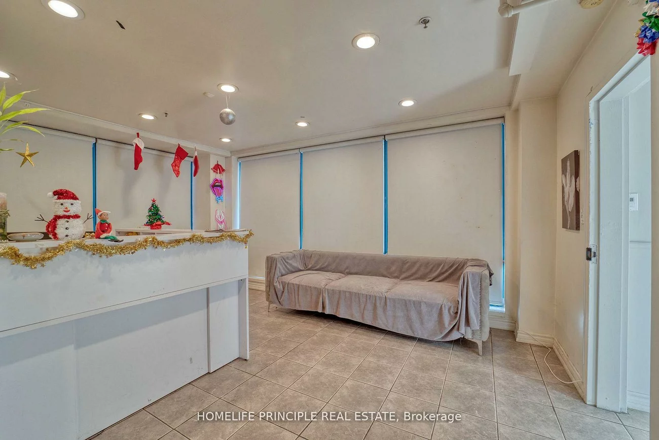 1270, Finch, York University Heights, Toronto