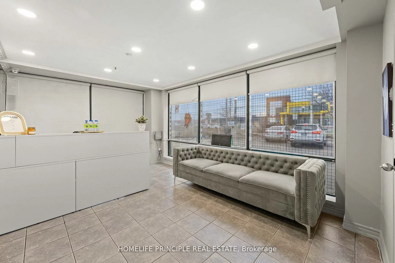 1270, Finch, York University Heights, Toronto